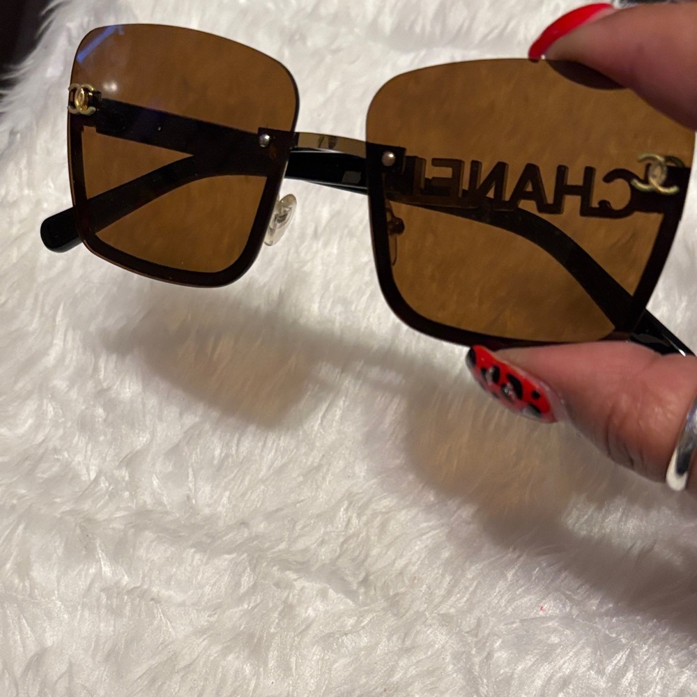 Fashion Tortoise Shell Sunglasses - Picture 6 of 6